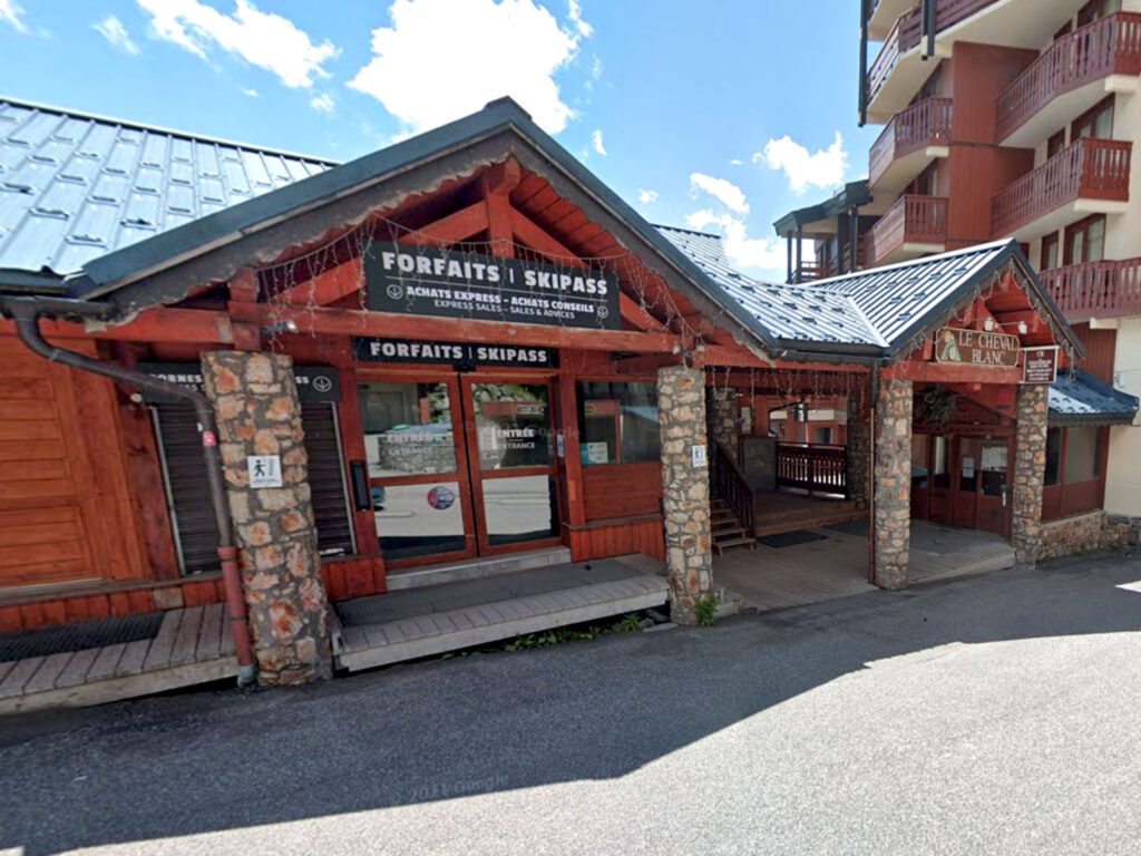 Val Thorens Lift Pass Office (Residence Village Montana Building)