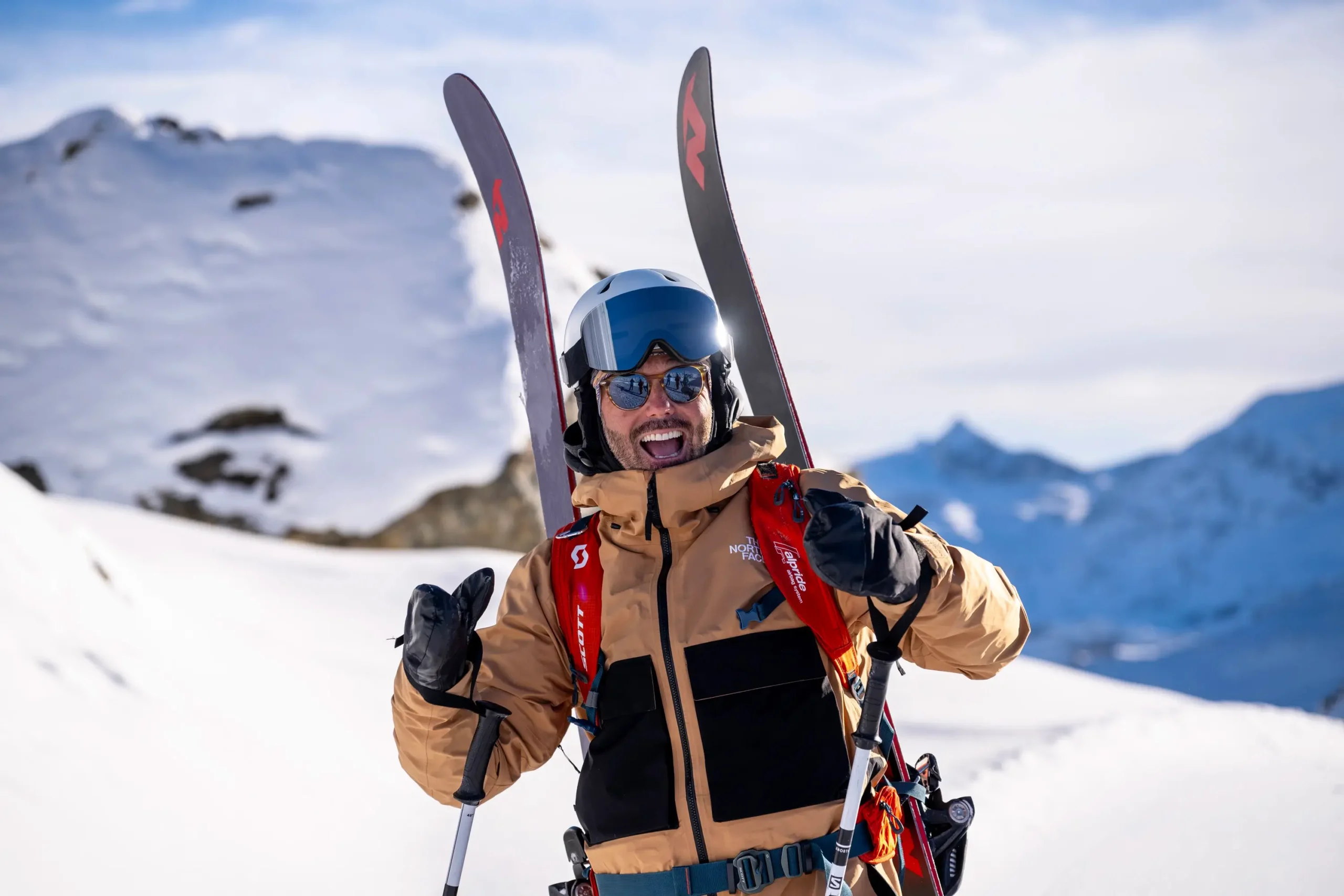 Unser Team kann eine Firmen-Skireise auf deine Bedürfnisse zuschneiden