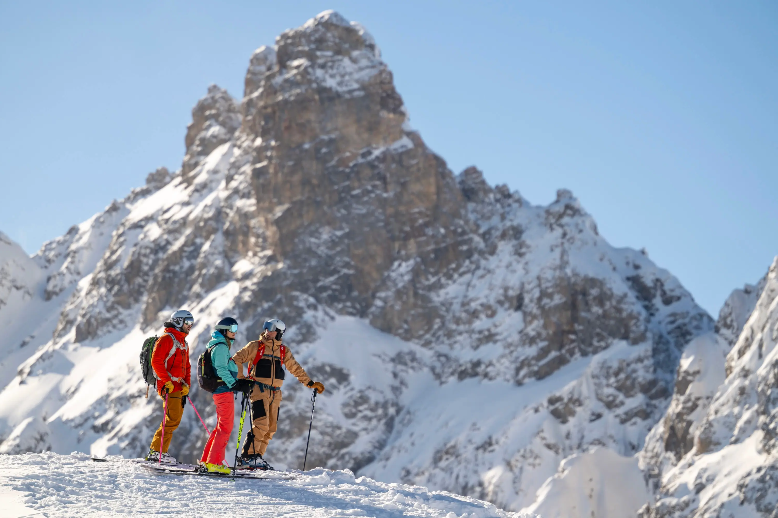 Ein Führer vor der Aguille du Fruit in Courchevel