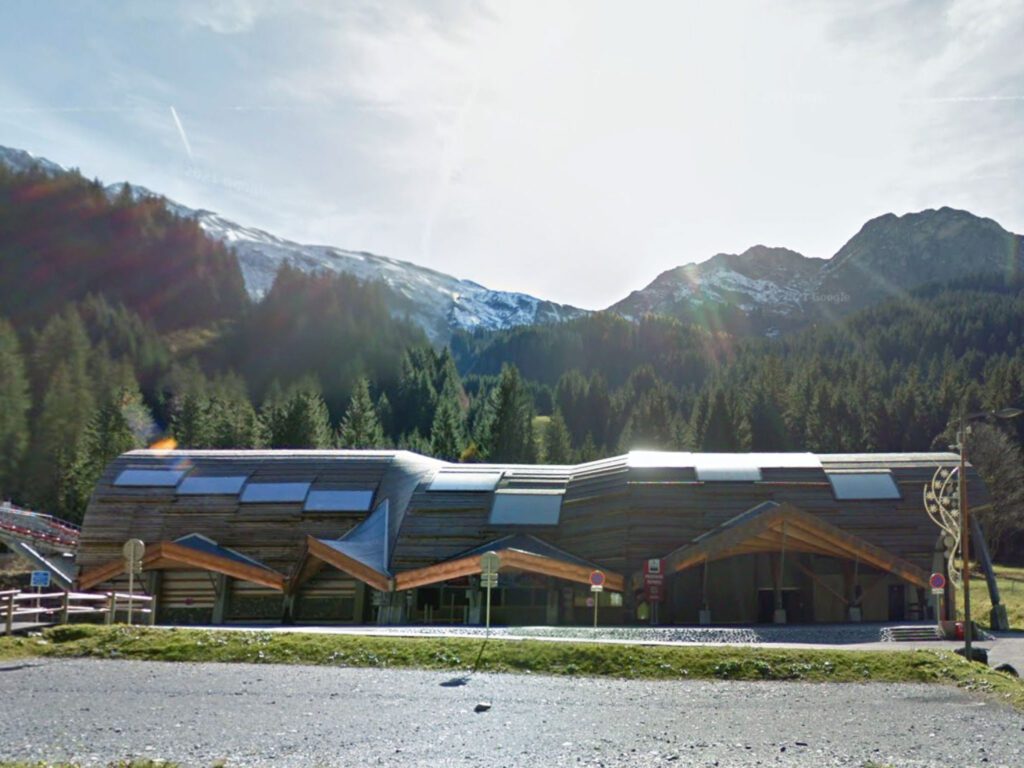 Avoriaz Skipassbüro Prodains unten