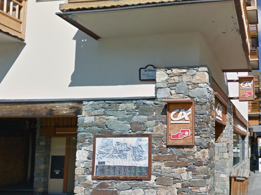 Val Thorens Lift Pass Automatic Machine (Office de Tourisme)