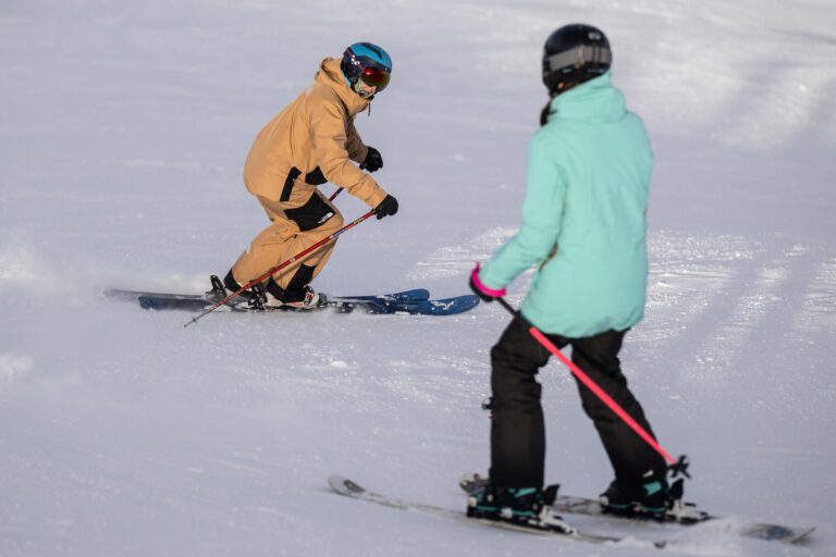 how to train as a ski instructor